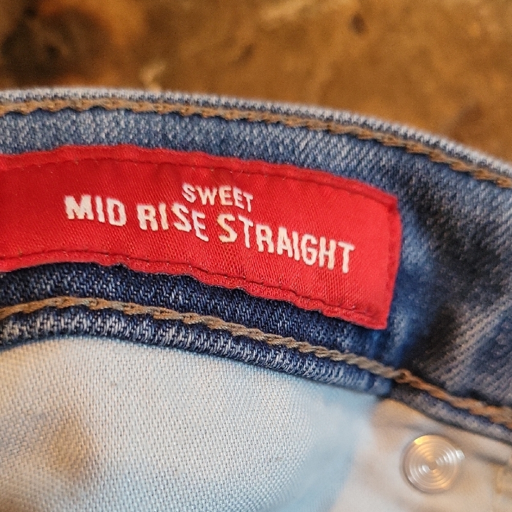 Lucky Brand Light Blue Straight Leg Jeans - Picture 7 of 7